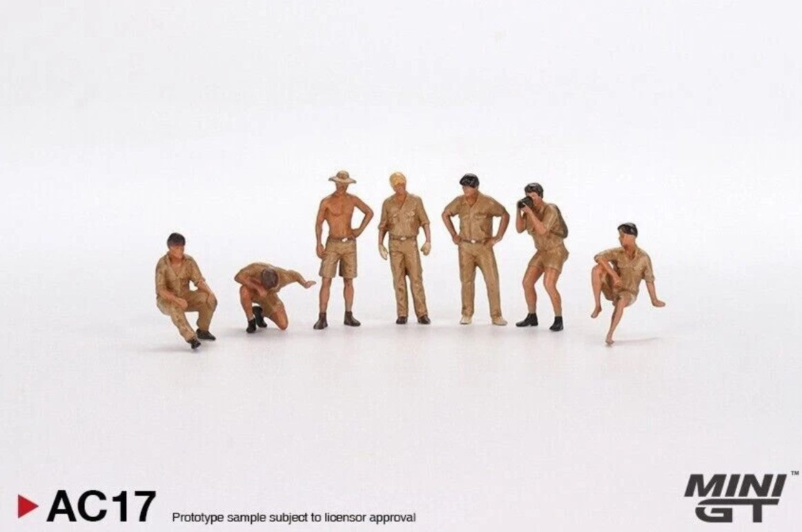 Mini GT 1:64 Metal Figurine: Camel Trophy Crew 7Pcs Set
