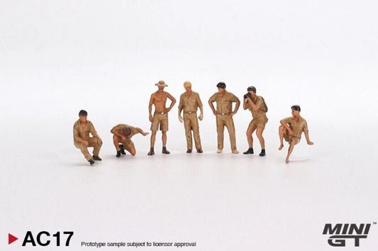 Mini GT 1:64 Metal Figurine: Camel Trophy Crew 7Pcs Set